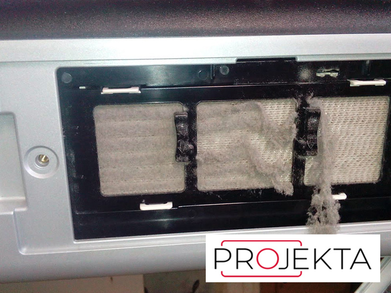 zanesené filtry projektoru